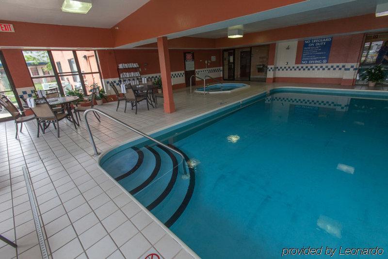 Holiday Inn Express & Suites - Muncie By Ihg Facilidades foto