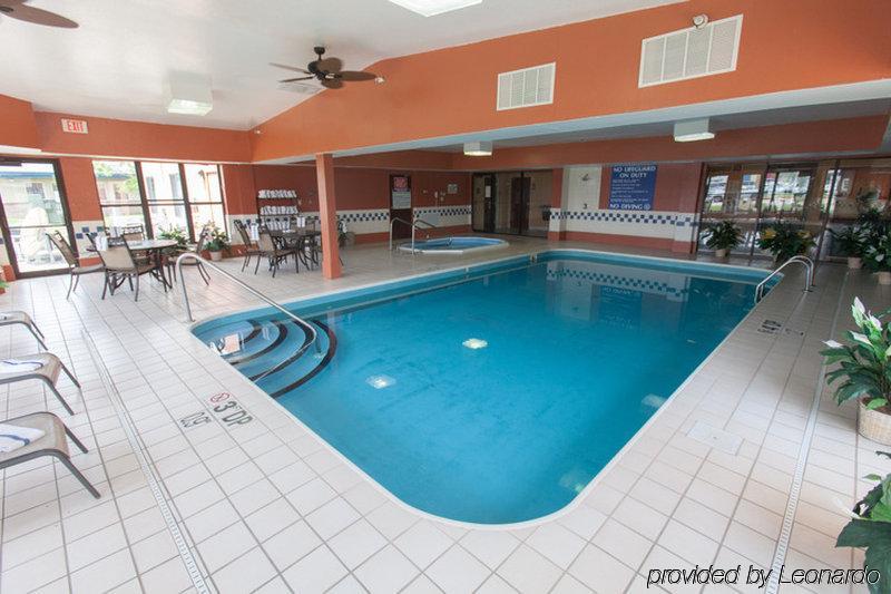 Holiday Inn Express & Suites - Muncie By Ihg Facilidades foto