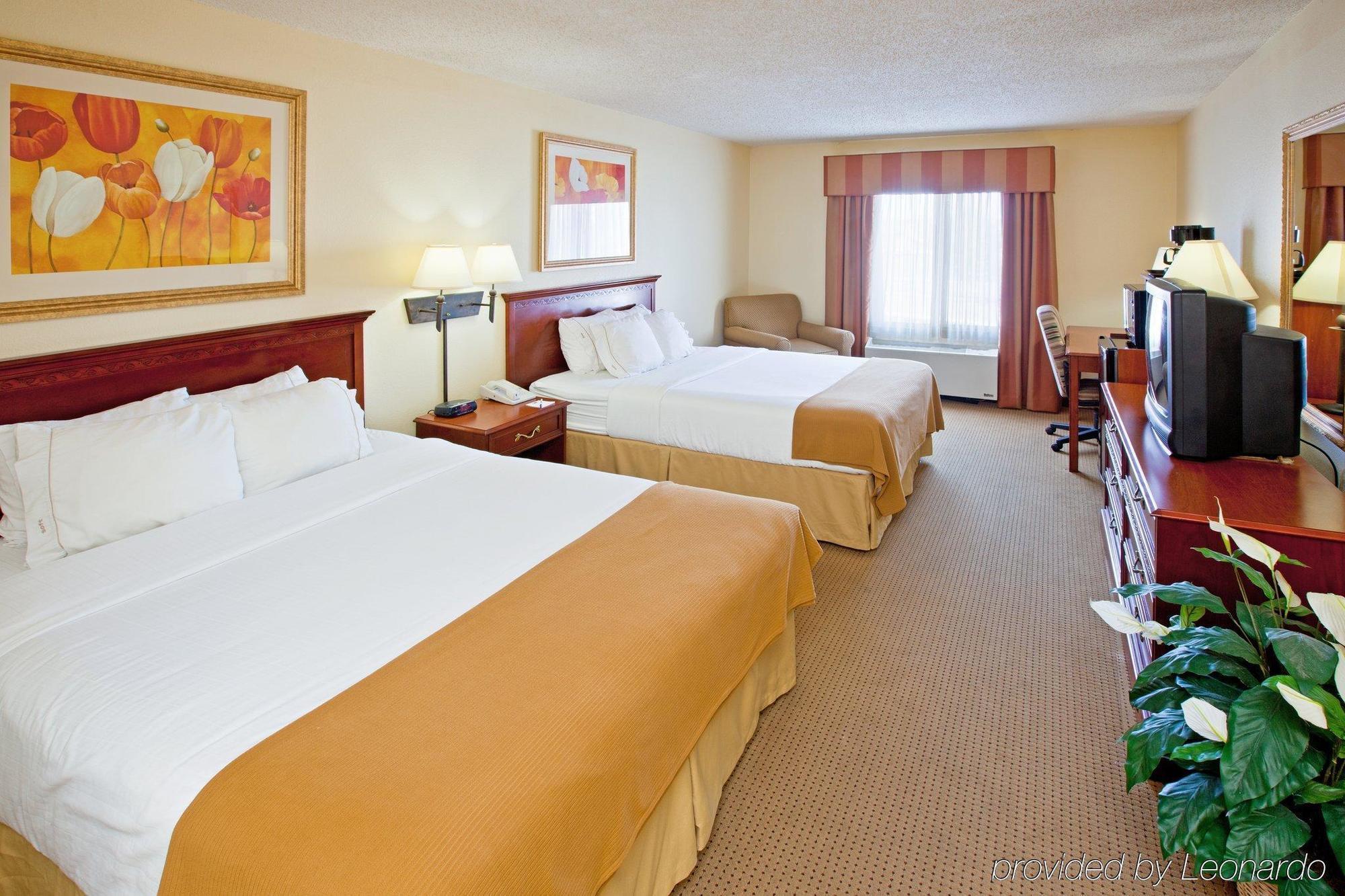 Holiday Inn Express & Suites - Muncie By Ihg Quarto foto