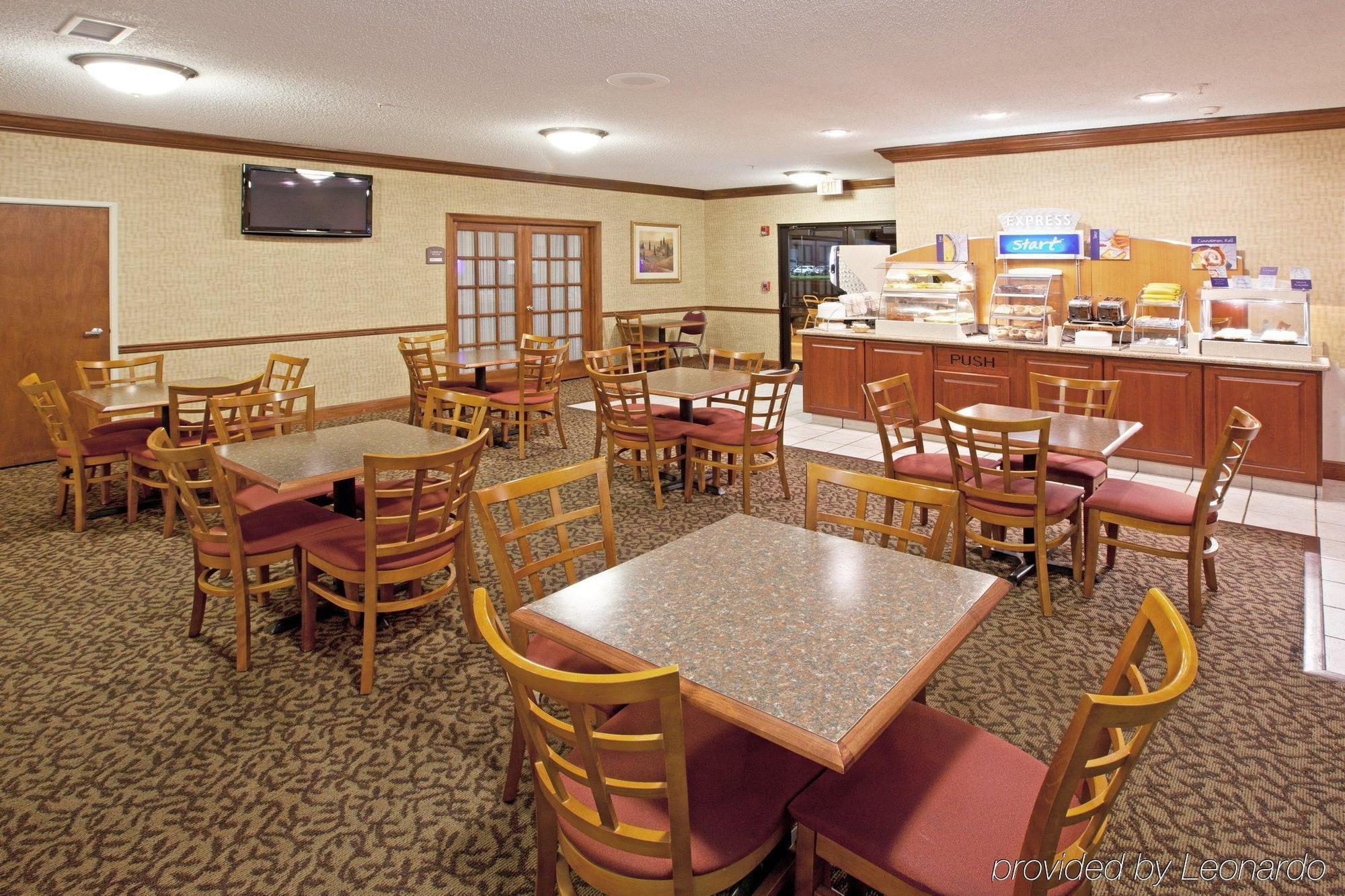 Holiday Inn Express & Suites - Muncie By Ihg Restaurante foto