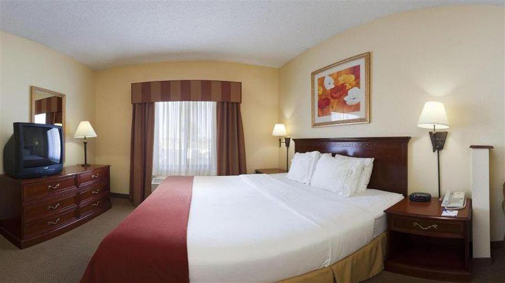 Holiday Inn Express & Suites - Muncie By Ihg Exterior foto