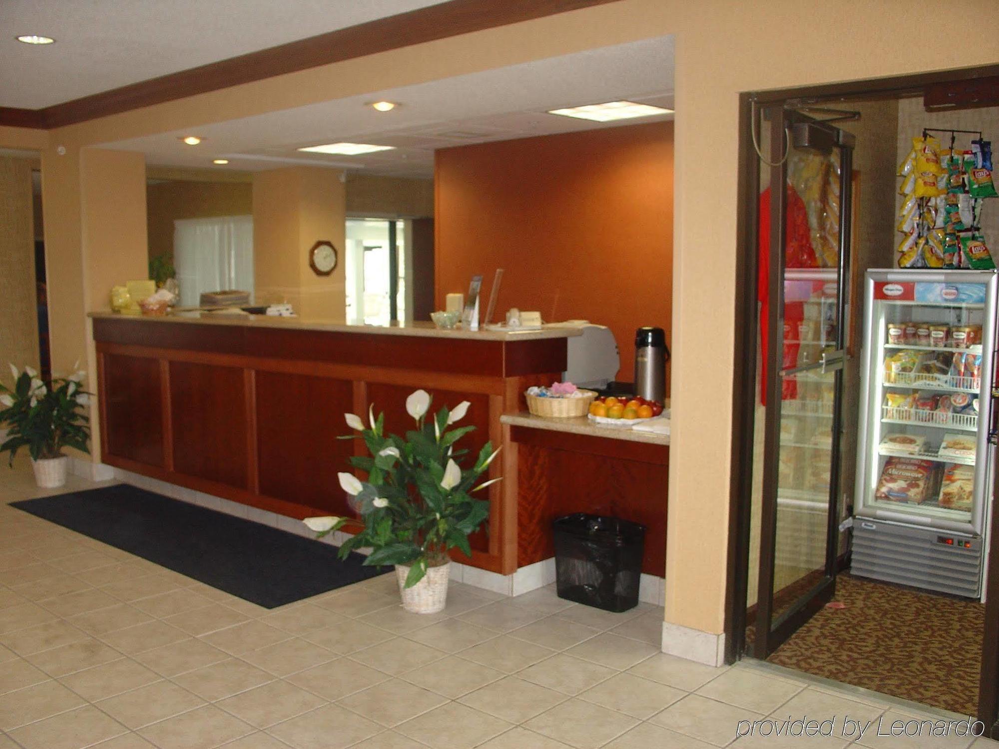 Holiday Inn Express & Suites - Muncie By Ihg Exterior foto