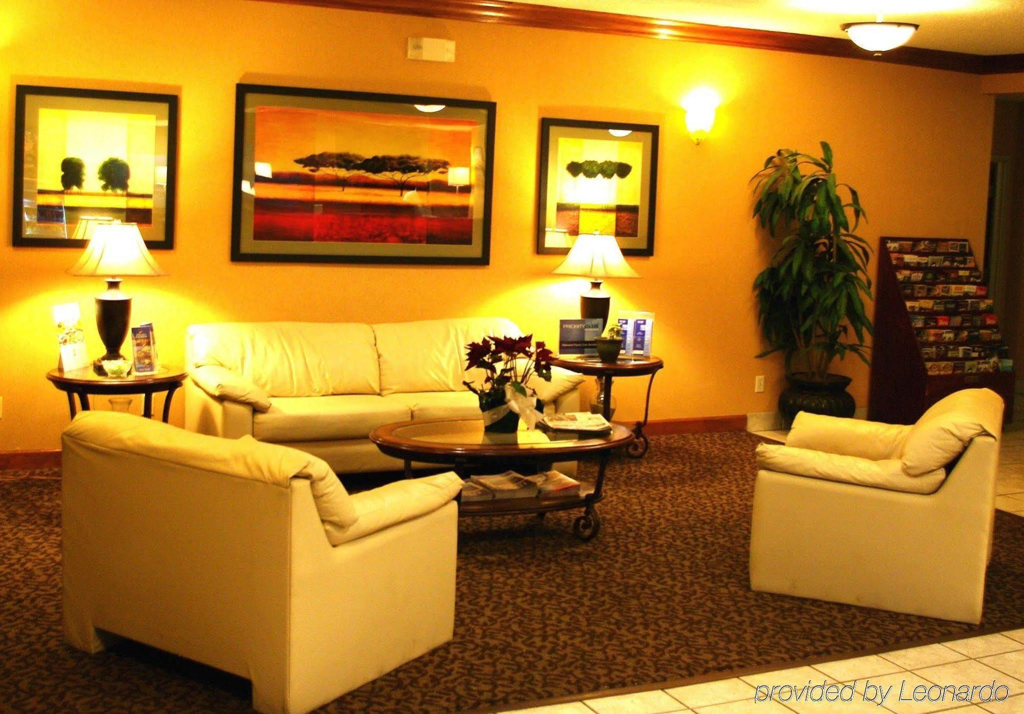Holiday Inn Express & Suites - Muncie By Ihg Interior foto