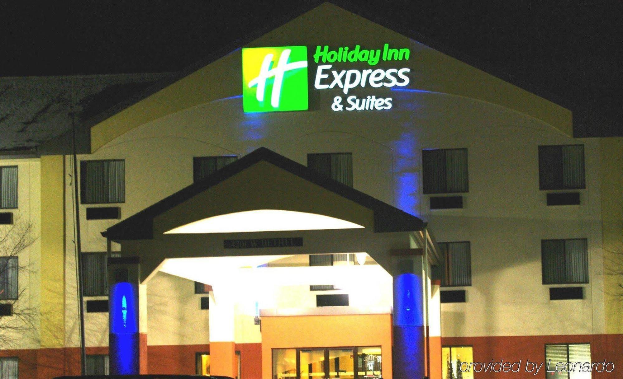 Holiday Inn Express & Suites - Muncie By Ihg Exterior foto